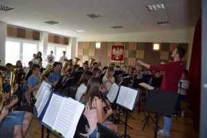 Read more about the article Warsztaty muzyczne z Mariuszem Dziubkiem
