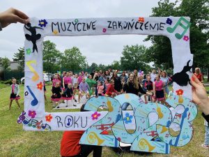 Read more about the article Muzyczne Zakończenie Roku w Gminnym Centrum Muzyki i Tańca w Mykanowie